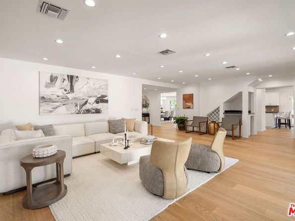 5220 Melvin Avenue, Tarzana CA 91356