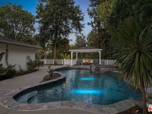 5220 Melvin Avenue, Tarzana CA 91356