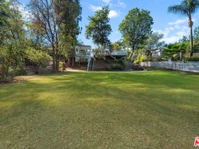 5220 Melvin Avenue, Tarzana CA 91356