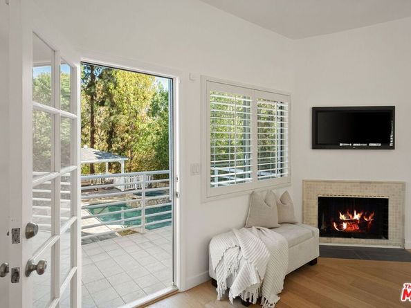 5220 Melvin Avenue, Tarzana CA 91356