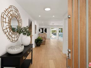 5220 Melvin Avenue, Tarzana CA 91356