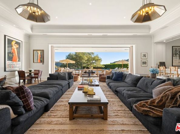 2571 Wallingford Drive, Beverly Hills CA 90210