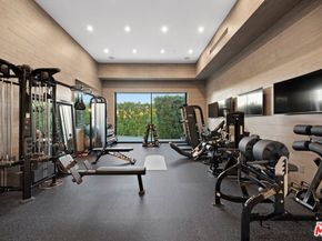 2571 Wallingford Drive, Beverly Hills CA 90210