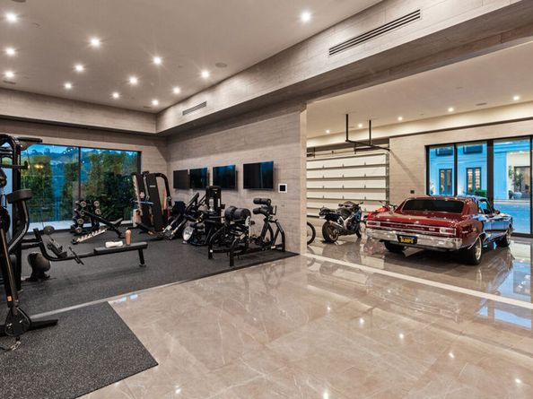 2571 Wallingford Drive, Beverly Hills CA 90210