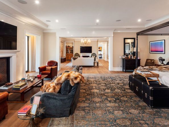 2571 Wallingford Drive, Beverly Hills CA 90210