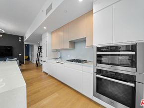 877 Francisco Street 1906, Los Angeles CA 90017