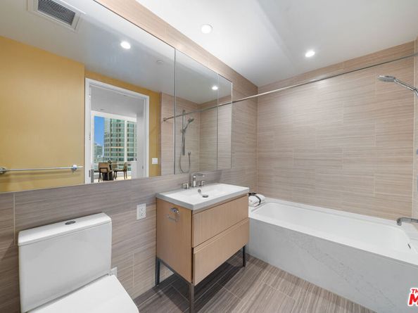 877 Francisco Street 1906, Los Angeles CA 90017