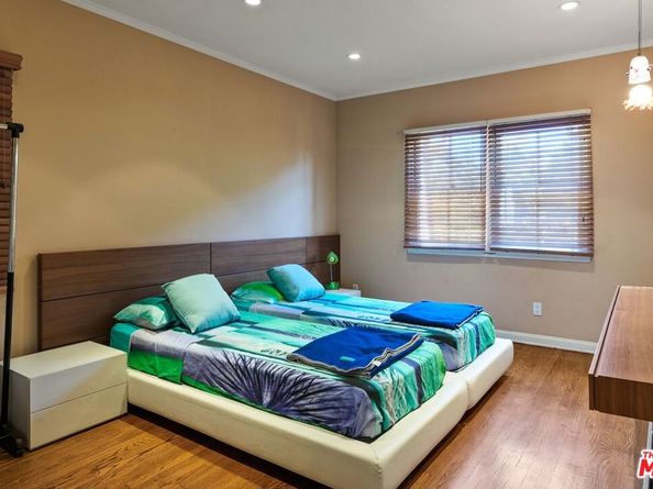 107 S Gardner Street, Los Angeles CA 90036