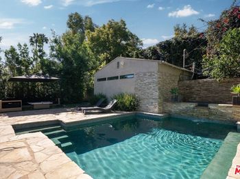 107 S Gardner Street