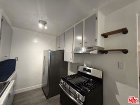 5710 Vineland Avenue, North Hollywood CA 91601