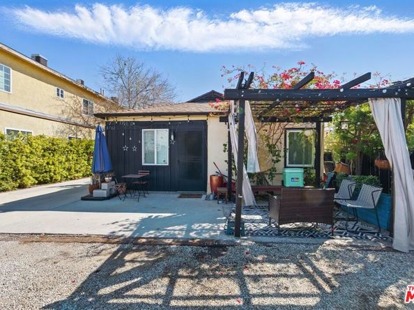 5710 Vineland Avenue, North Hollywood CA 91601