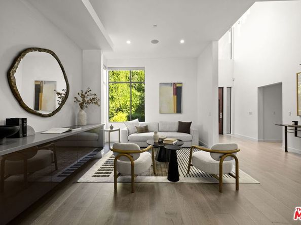 125 S Medio Drive, Los Angeles CA 90049