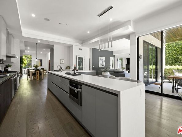 125 S Medio Drive, Los Angeles CA 90049
