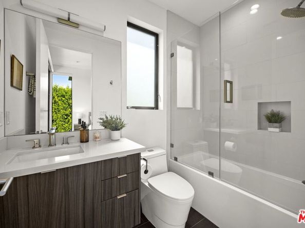125 S Medio Drive, Los Angeles CA 90049