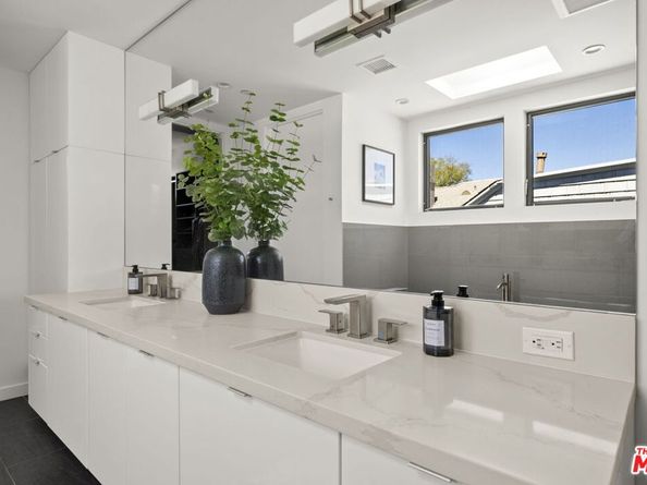 125 S Medio Drive, Los Angeles CA 90049
