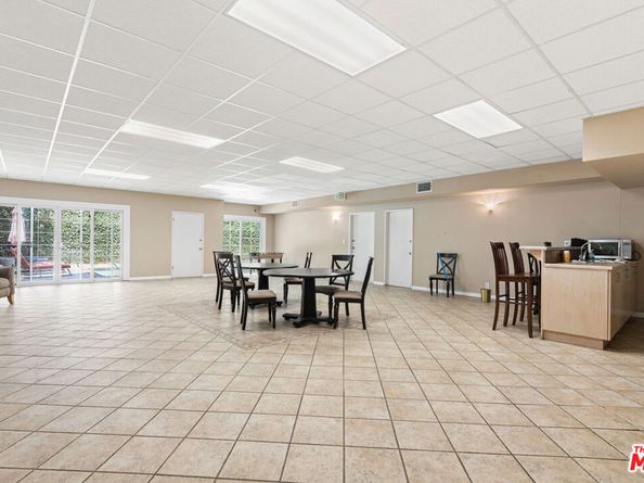 5139 Balboa Boulevard 9, Encino CA 91316