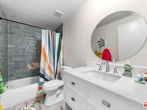 5139 Balboa Boulevard 9, Encino CA 91316