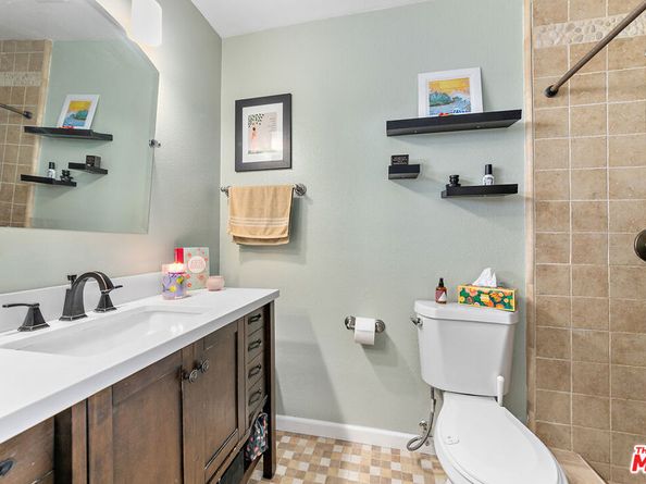 5139 Balboa Boulevard 9, Encino CA 91316