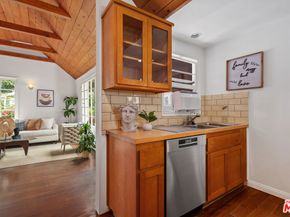 10545 Selkirk Lane, Los Angeles CA 90077