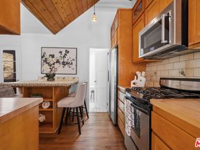 10545 Selkirk Lane, Los Angeles CA 90077