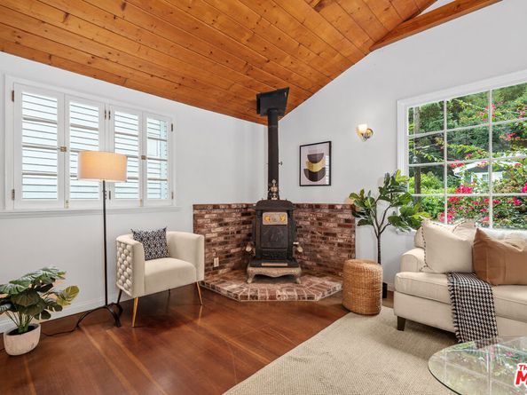 10545 Selkirk Lane, Los Angeles CA 90077