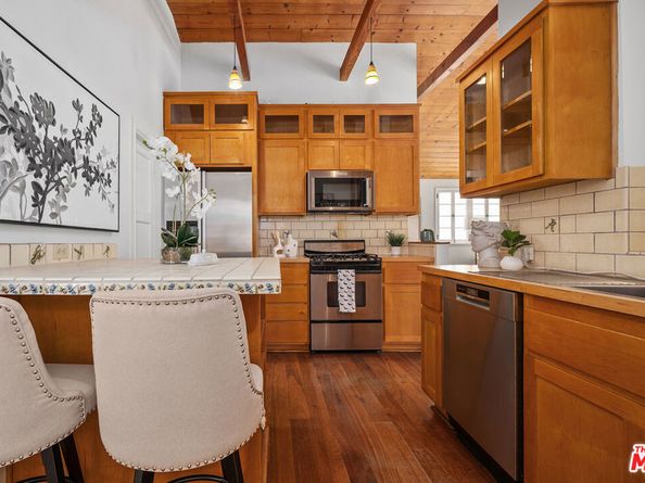 10545 Selkirk Lane, Los Angeles CA 90077