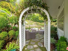 2717 Ellison Drive, Beverly Hills CA 90210