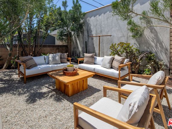 2286 E Dudley Street, Pasadena CA 91104