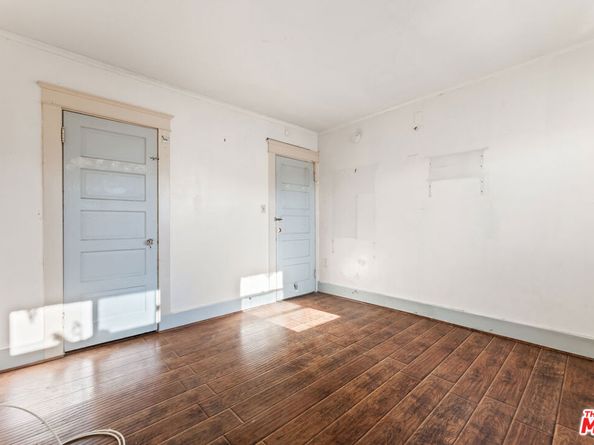 1011 N N Heliotrope Drive, Los Angeles CA 90029