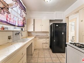 1011 N N Heliotrope Drive, Los Angeles CA 90029
