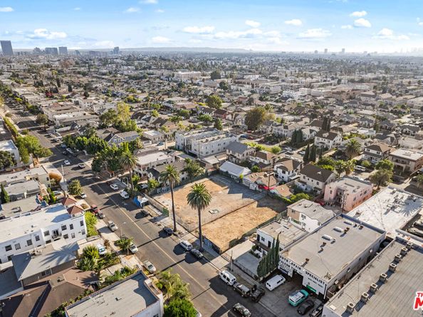 1011 N N Heliotrope Drive, Los Angeles CA 90029