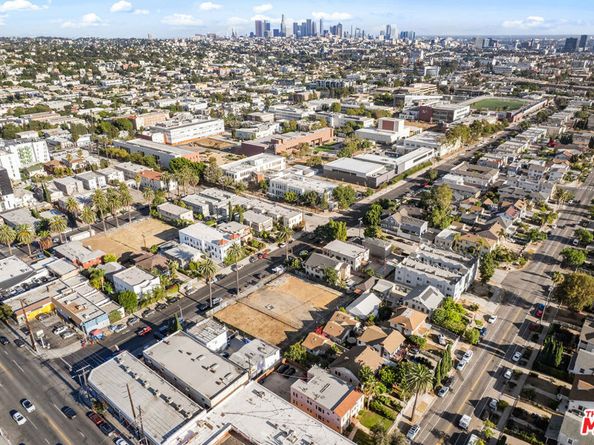 1011 N N Heliotrope Drive, Los Angeles CA 90029
