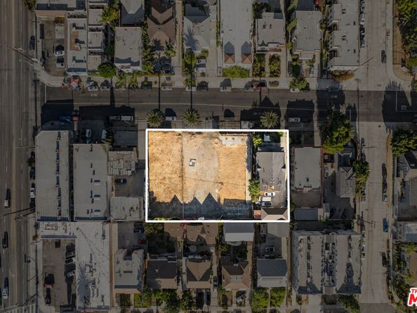 1011 N N Heliotrope Drive, Los Angeles CA 90029
