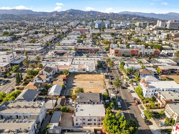 1011 N N Heliotrope Drive, Los Angeles CA 90029