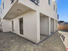 1733 S New Hampshire Avenue, Los Angeles CA 90006