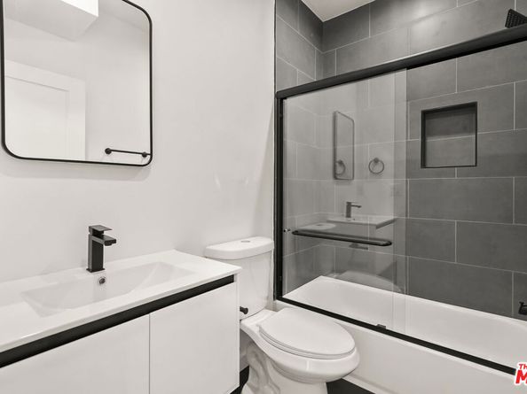 1733 S New Hampshire Avenue, Los Angeles CA 90006