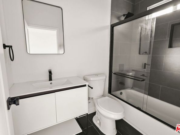 1733 S New Hampshire Avenue, Los Angeles CA 90006