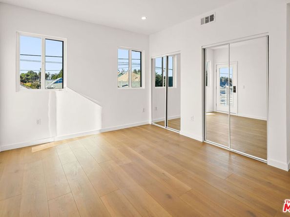 1733 S New Hampshire Avenue, Los Angeles CA 90006