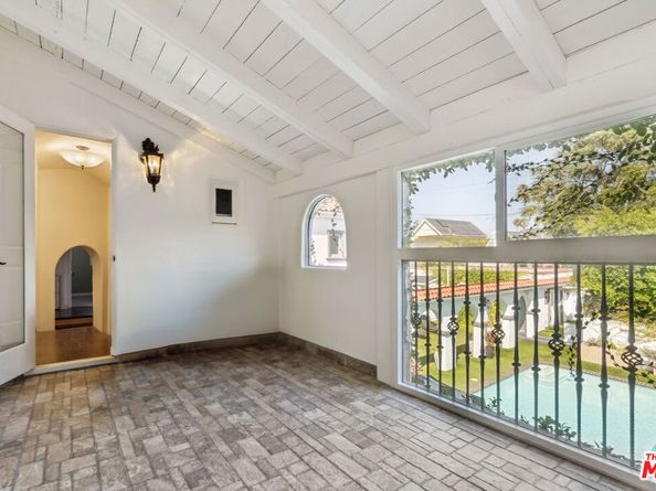 956 S Longwood Avenue, Los Angeles CA 90019