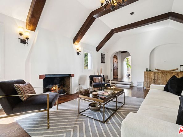 956 S Longwood Avenue, Los Angeles CA 90019