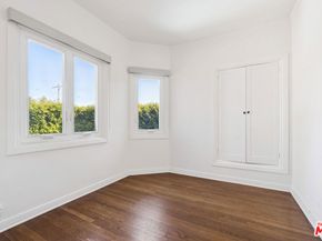 956 S Longwood Avenue, Los Angeles CA 90019