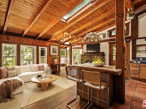 10012 Charter Oak Lane, Beverly Hills CA 90210