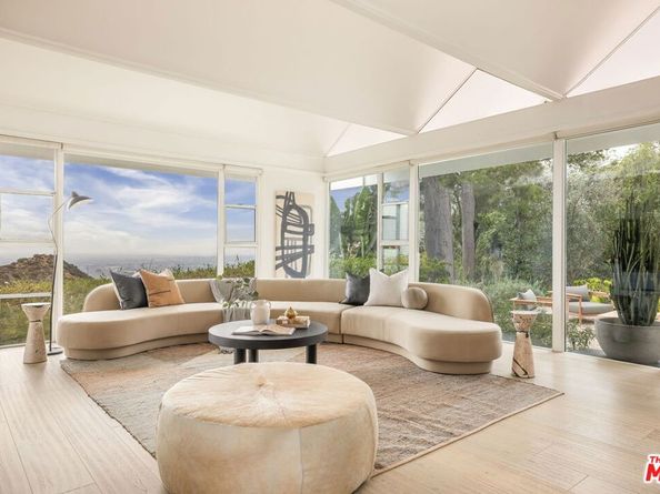 2427 Solar Drive, Los Angeles CA 90046