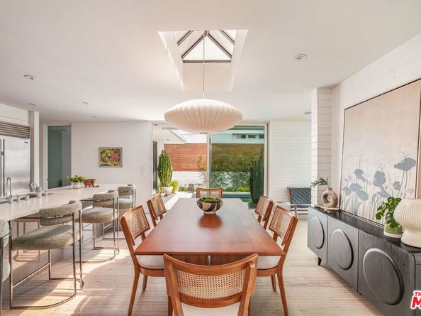 2427 Solar Drive, Los Angeles CA 90046