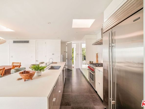 2427 Solar Drive, Los Angeles CA 90046
