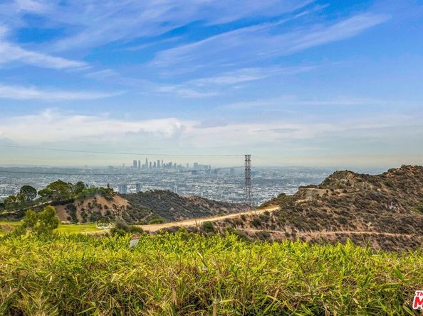 2427 Solar Drive, Los Angeles CA 90046