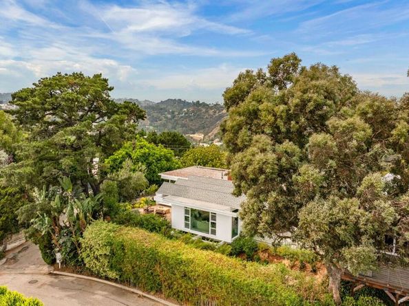 2427 Solar Drive, Los Angeles CA 90046