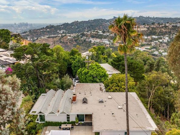 2427 Solar Drive, Los Angeles CA 90046