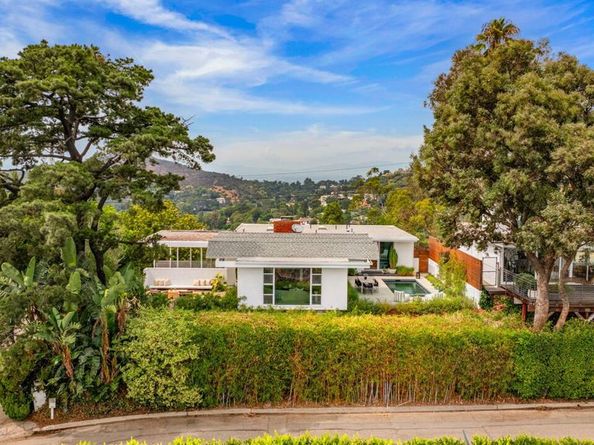 2427 Solar Drive, Los Angeles CA 90046