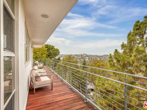 2427 Solar Drive, Los Angeles CA 90046